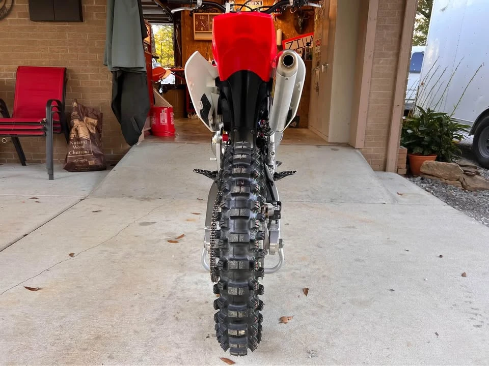 2020 Honda CR - Image 9 of 11