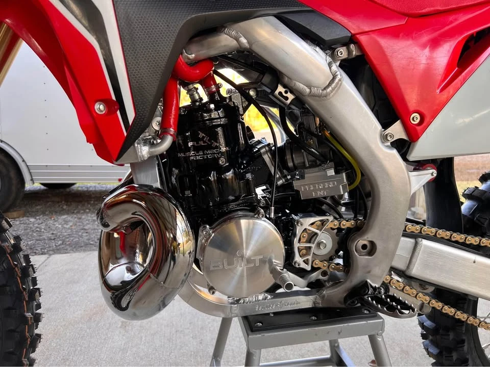 2020 Honda CR - Image 2 of 11