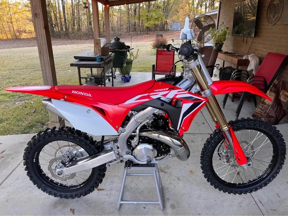 2020 Honda CR - Image 4 of 11