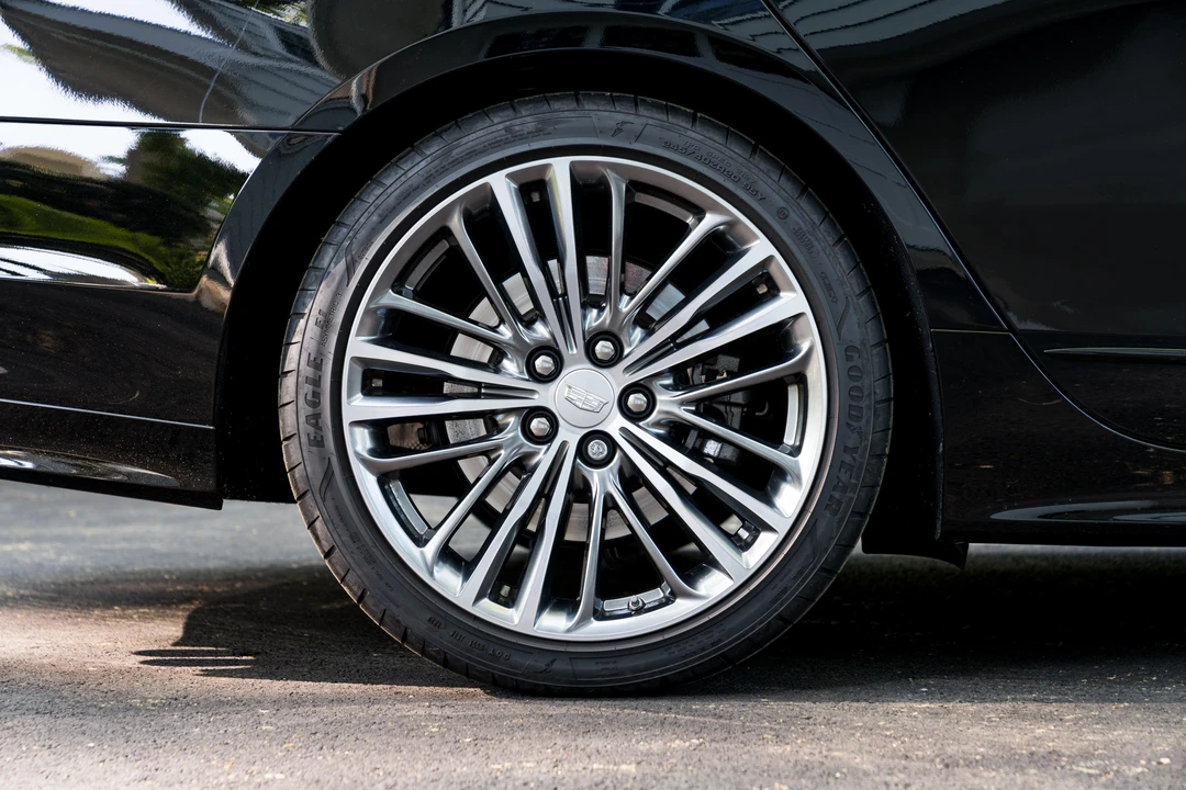 2020 Cadillac CT6-V - Image 17 of 31