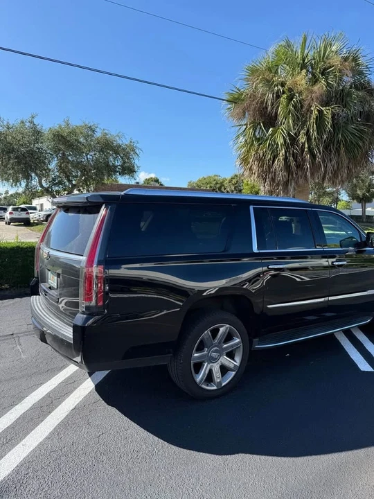 2020 Cadillac Escalade 4th Gen - Image 2 of 4
