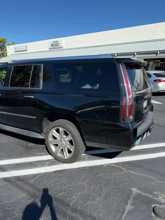 2020 Cadillac Escalade 4th Gen - Image 4 of 4