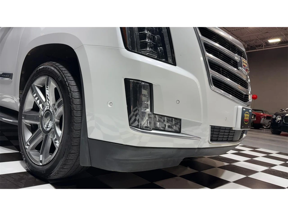 2020 Cadillac Escalade 4th Gen - Image 29 of 31