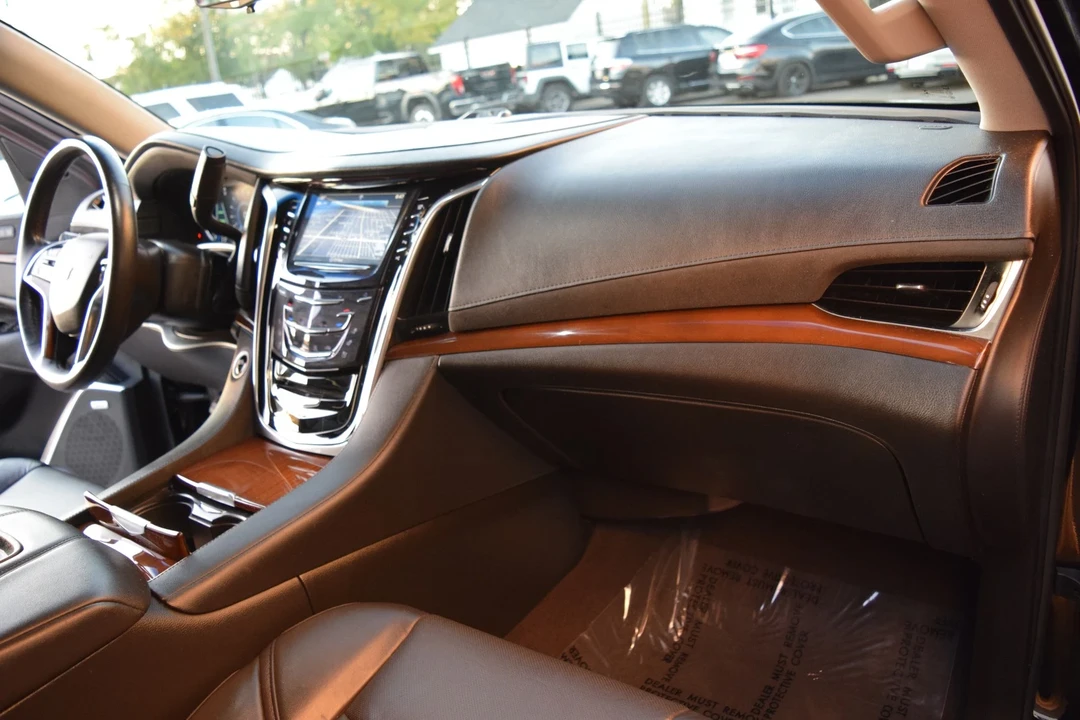 2020 Cadillac Escalade 4th Gen - Image 17 of 21