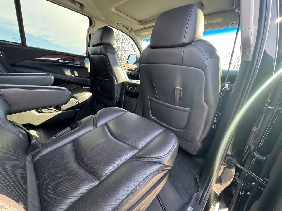 2020 Cadillac Escalade 4th Gen - Image 27 of 31