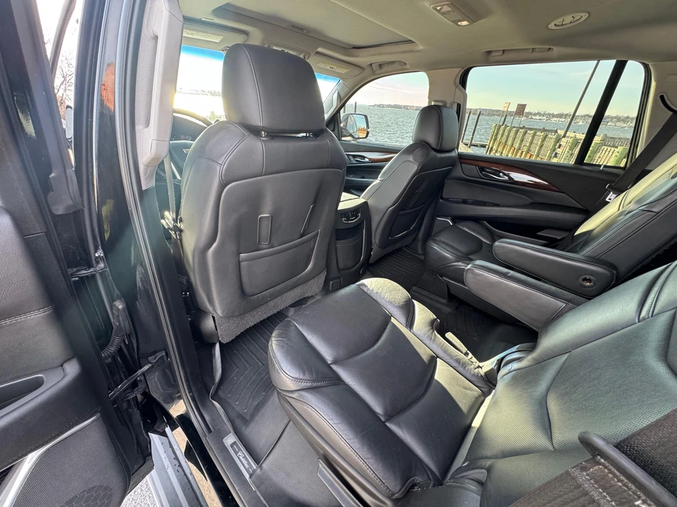 2020 Cadillac Escalade 4th Gen - Image 24 of 31