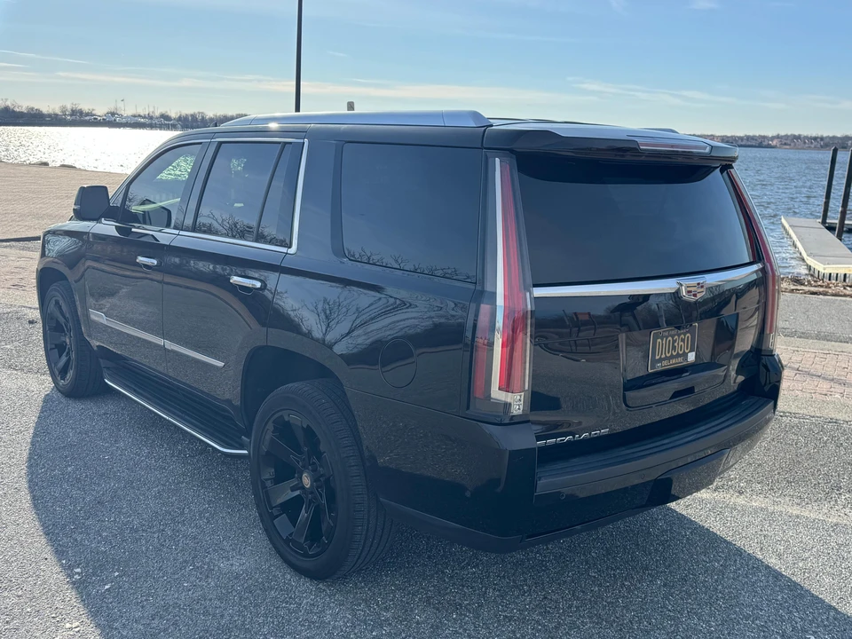 2020 Cadillac Escalade 4th Gen - Image 9 of 31