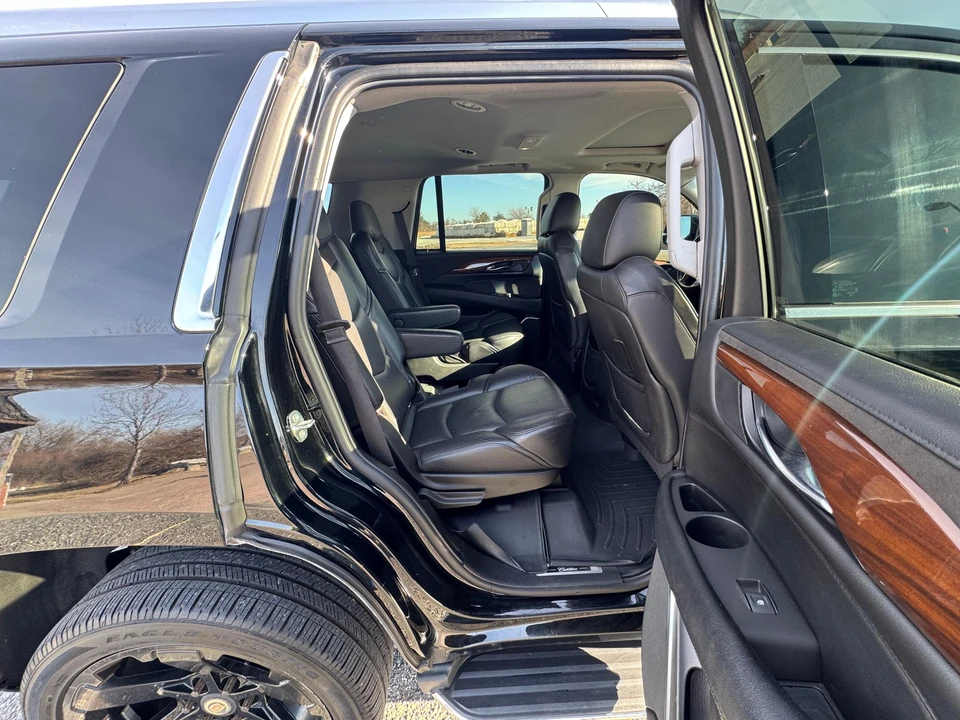 2020 Cadillac Escalade 4th Gen - Image 29 of 31