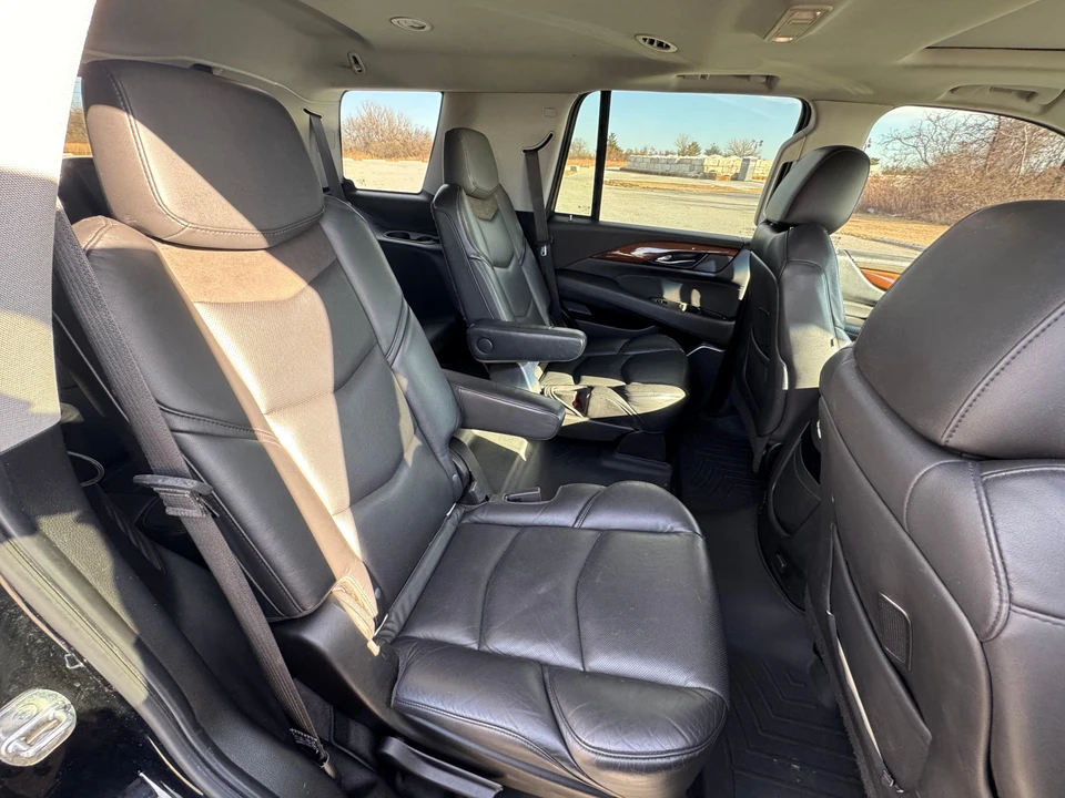 2020 Cadillac Escalade 4th Gen - Image 28 of 31