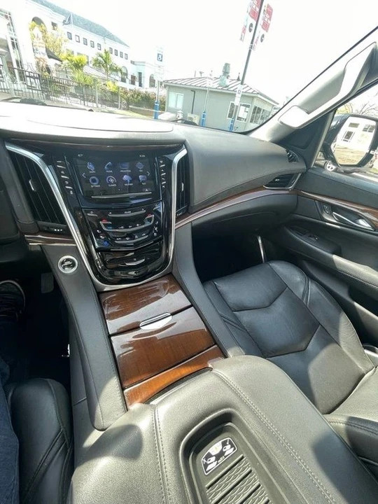 2020 Cadillac Escalade 4th Gen - Image 11 of 19