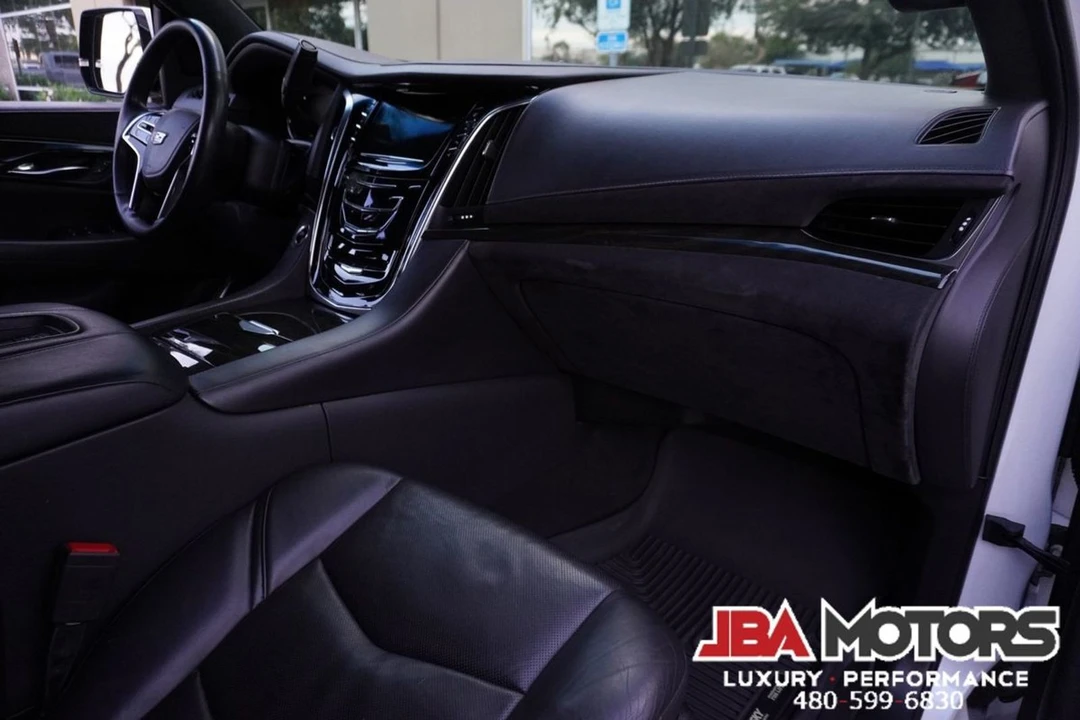 2020 Cadillac Escalade 4th Gen - Image 10 of 12