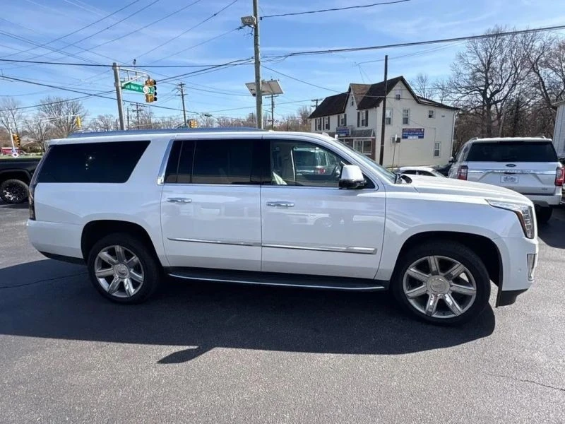 2020 Cadillac Escalade 4th Gen - Image 9 of 12