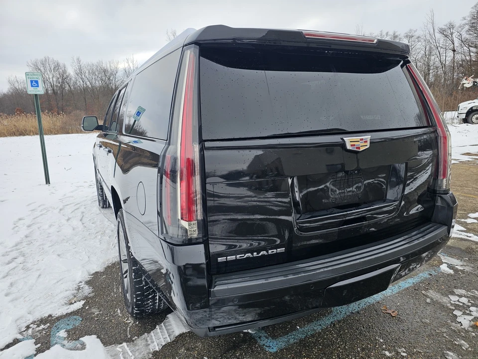 2020 Cadillac Escalade 4th Gen - Image 18 of 21