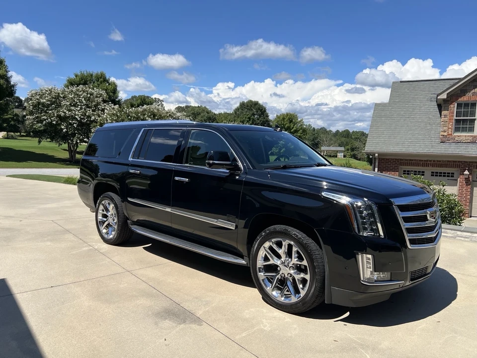 2020 Cadillac Escalade 4th Gen - Image 10 of 21