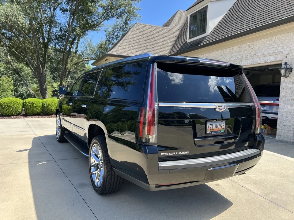 2020 Cadillac Escalade 4th Gen - Image 8 of 21