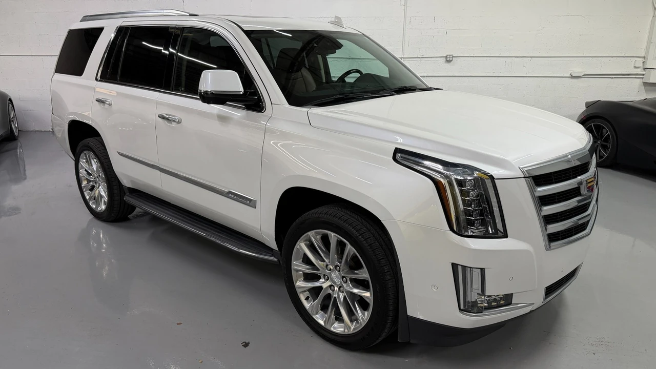 2020 Cadillac Escalade 4th Gen - Image 2 of 21