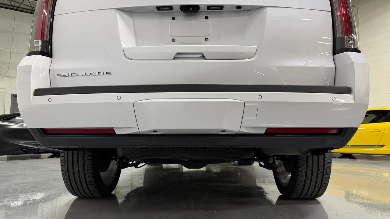 2020 Cadillac Escalade 4th Gen - Image 13 of 21