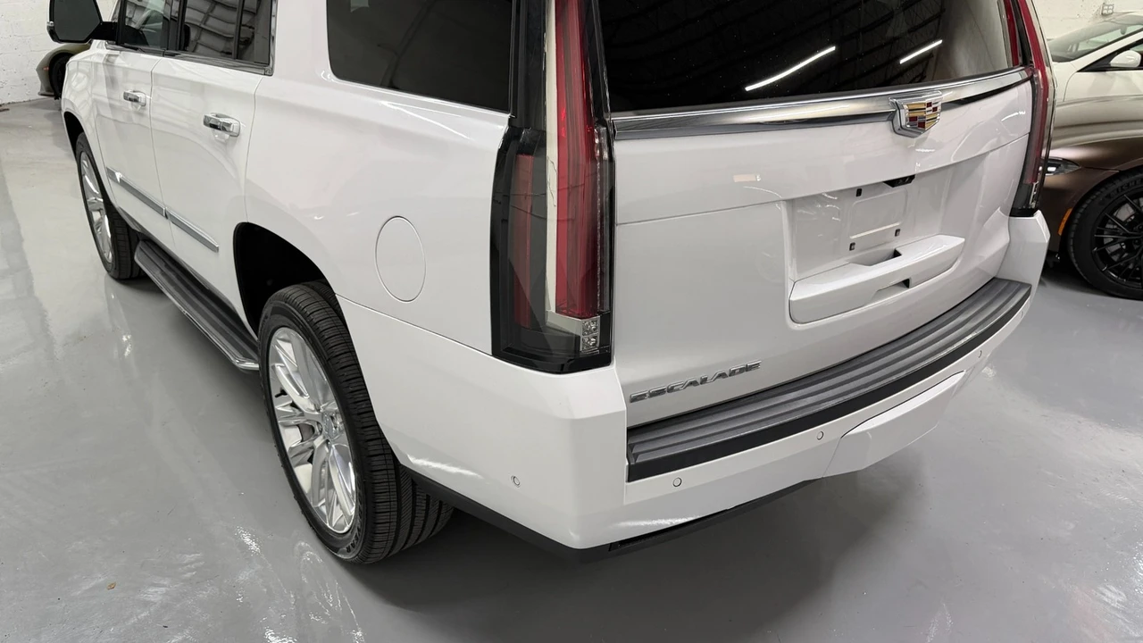 2020 Cadillac Escalade 4th Gen - Image 15 of 21