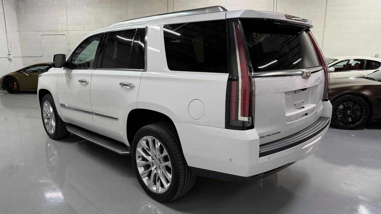 2020 Cadillac Escalade 4th Gen - Image 14 of 21