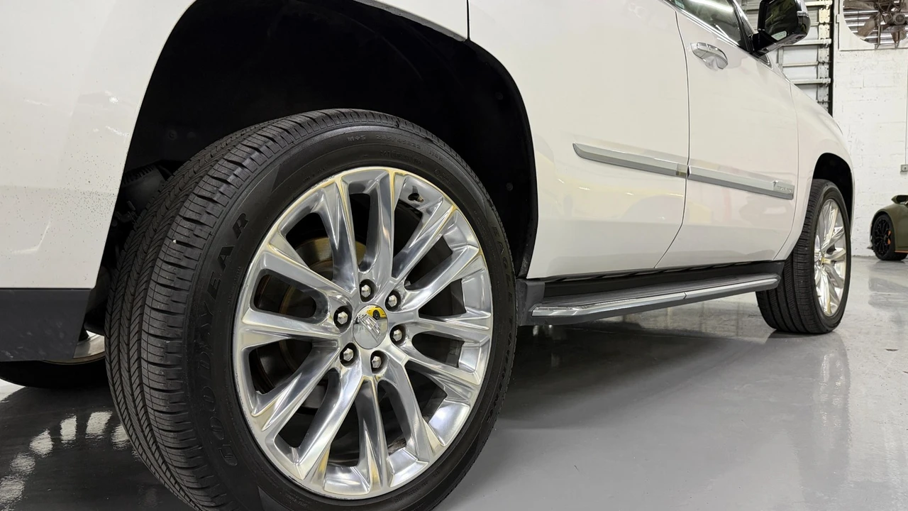 2020 Cadillac Escalade 4th Gen - Image 8 of 21