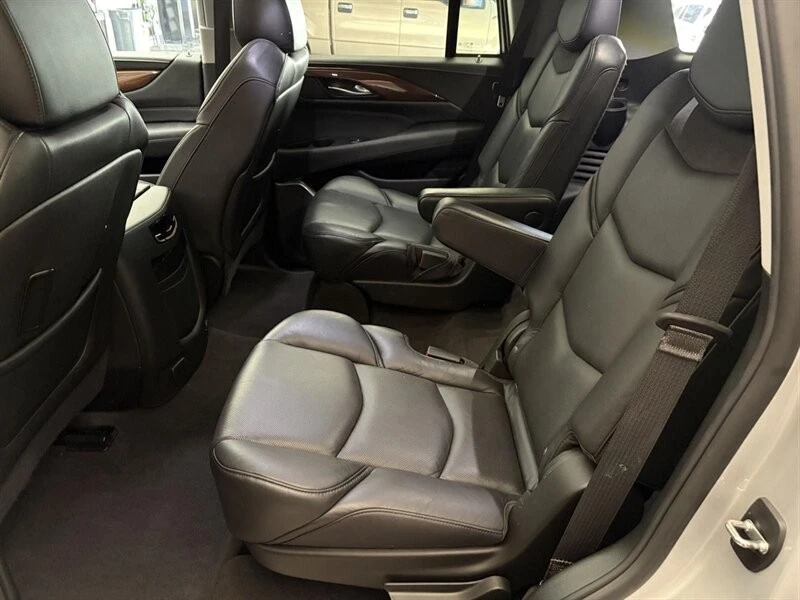 2020 Cadillac Escalade 4th Gen - Image 19 of 21