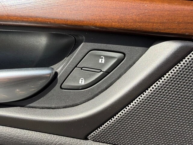 2020 Cadillac Escalade 4th Gen - Image 14 of 21