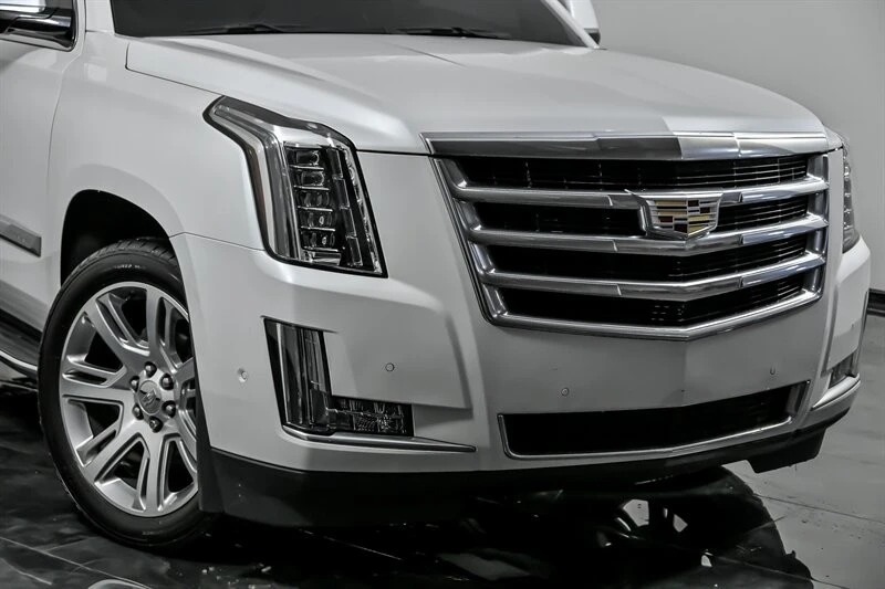 2020 Cadillac Escalade 4th Gen - Image 2 of 12
