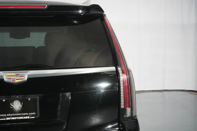 2020 Cadillac Escalade 4th Gen - Image 24 of 31