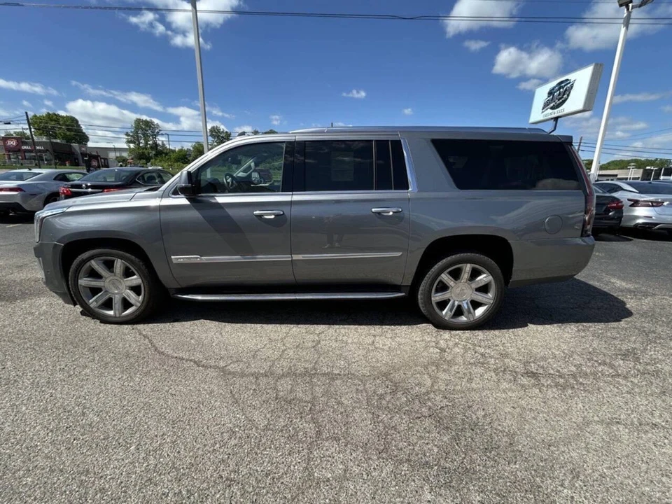 2020 Cadillac Escalade 4th Gen - Image 8 of 12
