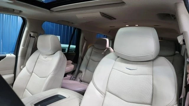 2020 Cadillac Escalade 4th Gen - Image 10 of 21