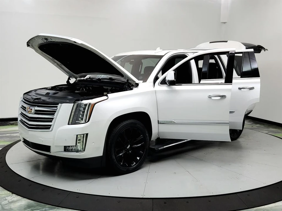 2020 Cadillac Escalade 4th Gen - Image 9 of 12