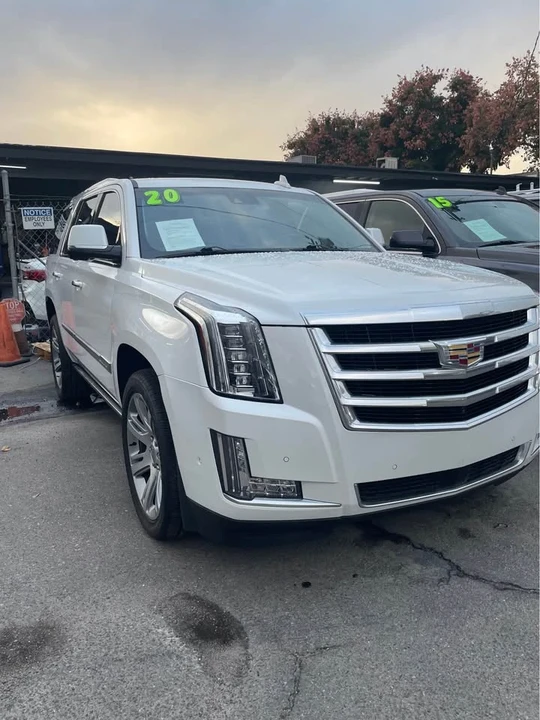 2020 Cadillac Escalade 4th Gen - Image 2 of 3