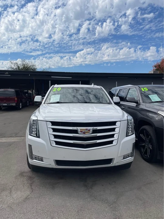 2020 Cadillac Escalade 4th Gen - Image 2 of 3