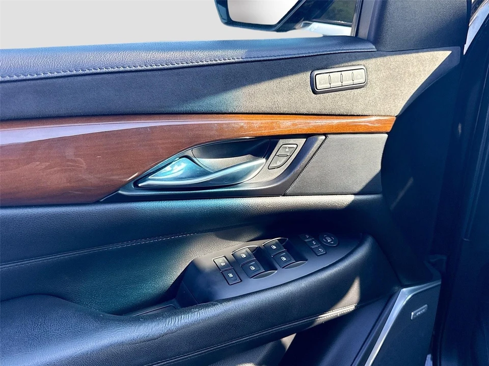 2020 Cadillac Escalade 4th Gen - Image 15 of 21
