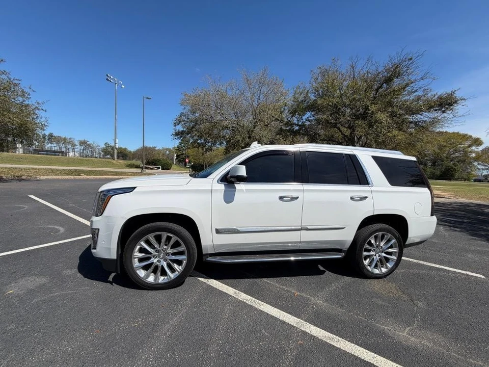 2020 Cadillac Escalade 4th Gen - Image 2 of 21