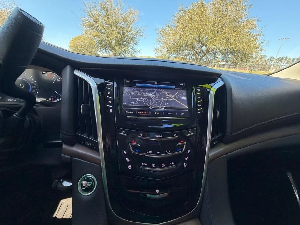 2020 Cadillac Escalade 4th Gen - Image 19 of 21