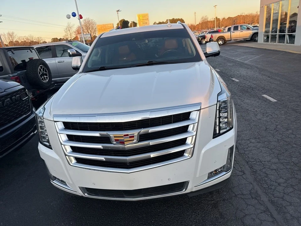 2020 Cadillac Escalade 4th Gen - Image 2 of 4