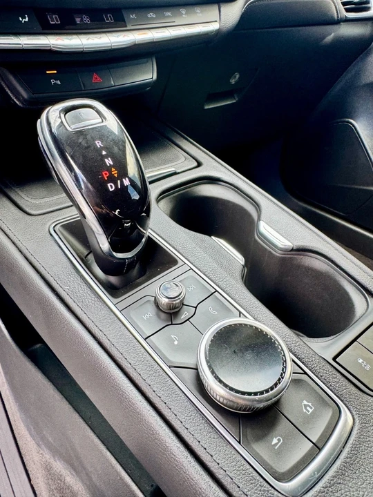 2020 Cadillac - Image 18 of 21