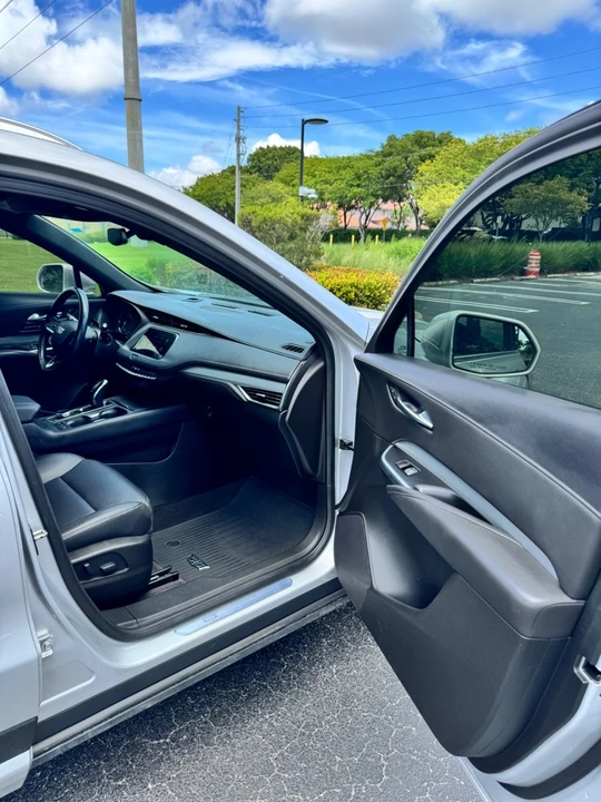 2020 Cadillac - Image 13 of 21