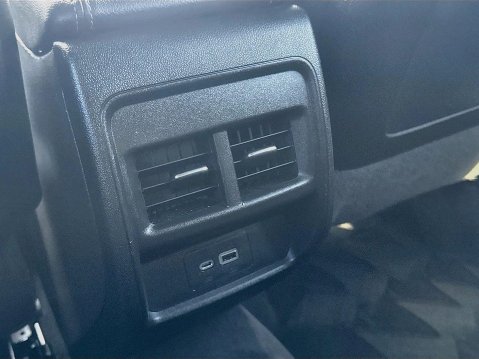 2020 Cadillac XT4 - Image 24 of 31