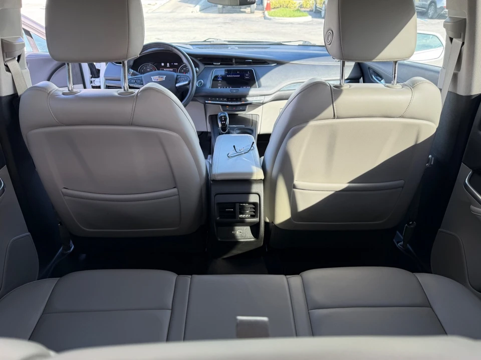 2020 Cadillac XT4 - Image 10 of 12