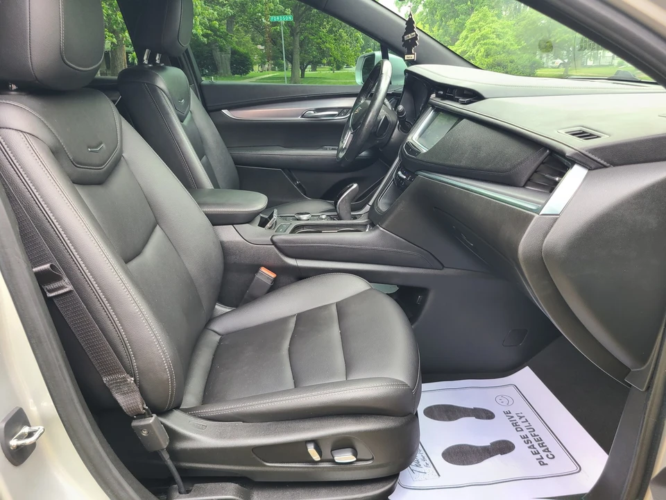 2020 Cadillac XT5 - Image 15 of 21