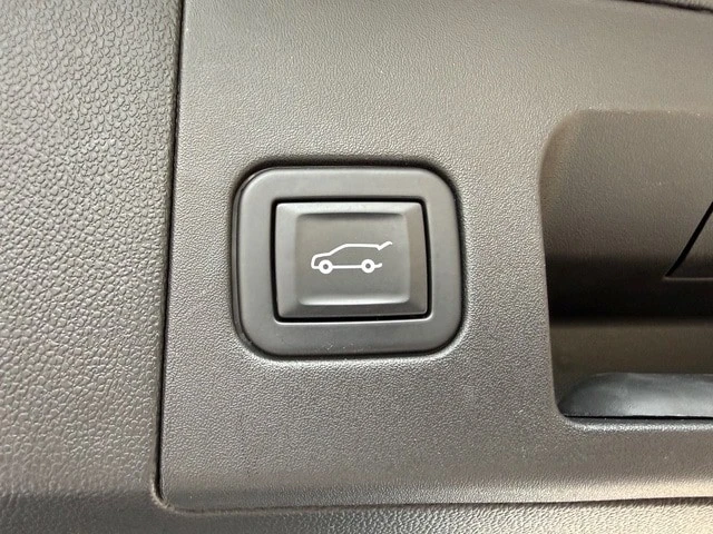 2020 Cadillac XT5 - Image 18 of 21