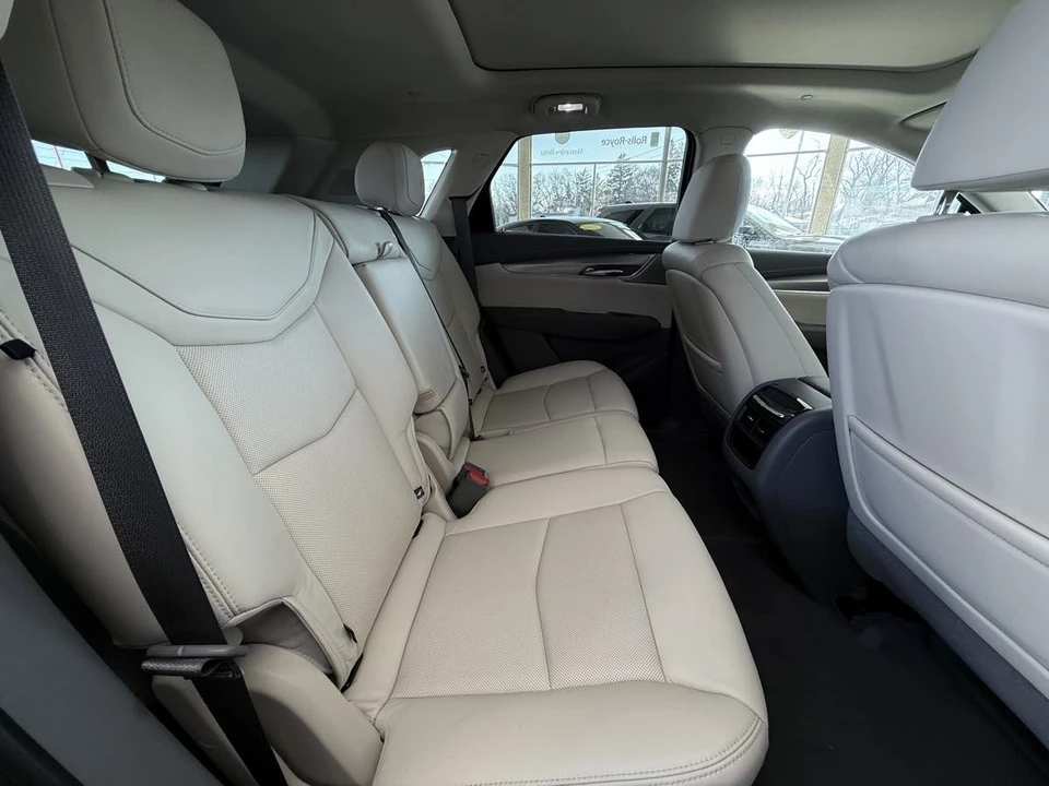 2020 Cadillac XT5 - Image 19 of 21