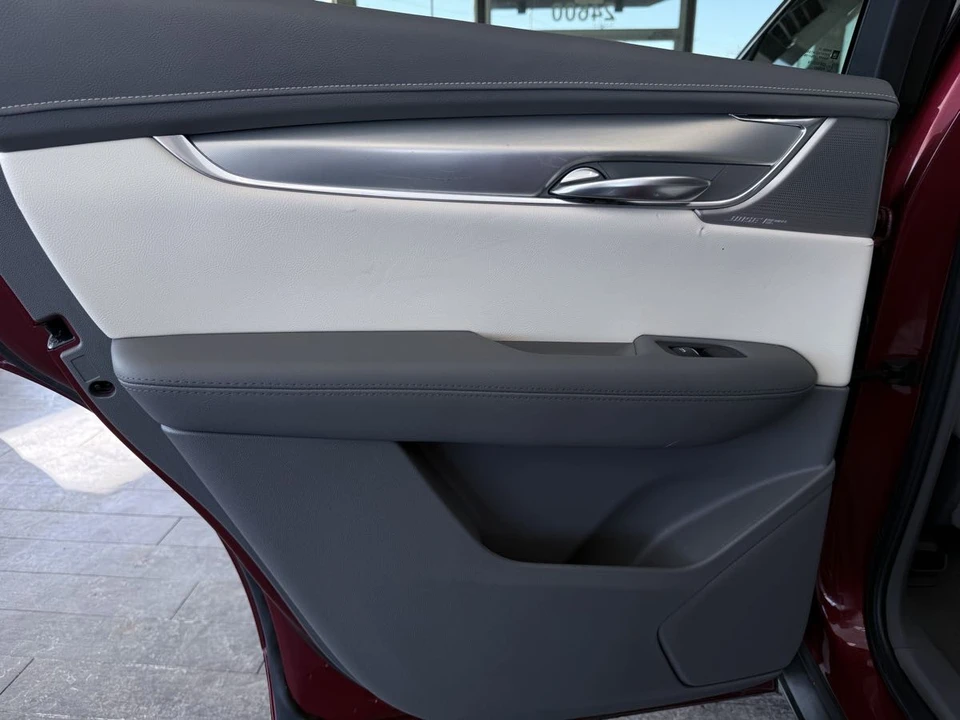 2020 Cadillac XT5 - Image 18 of 21