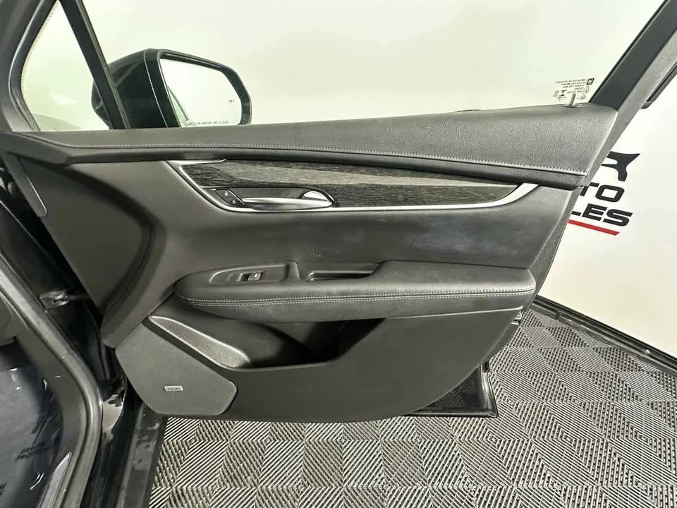 2020 Cadillac XT5 - Image 17 of 21