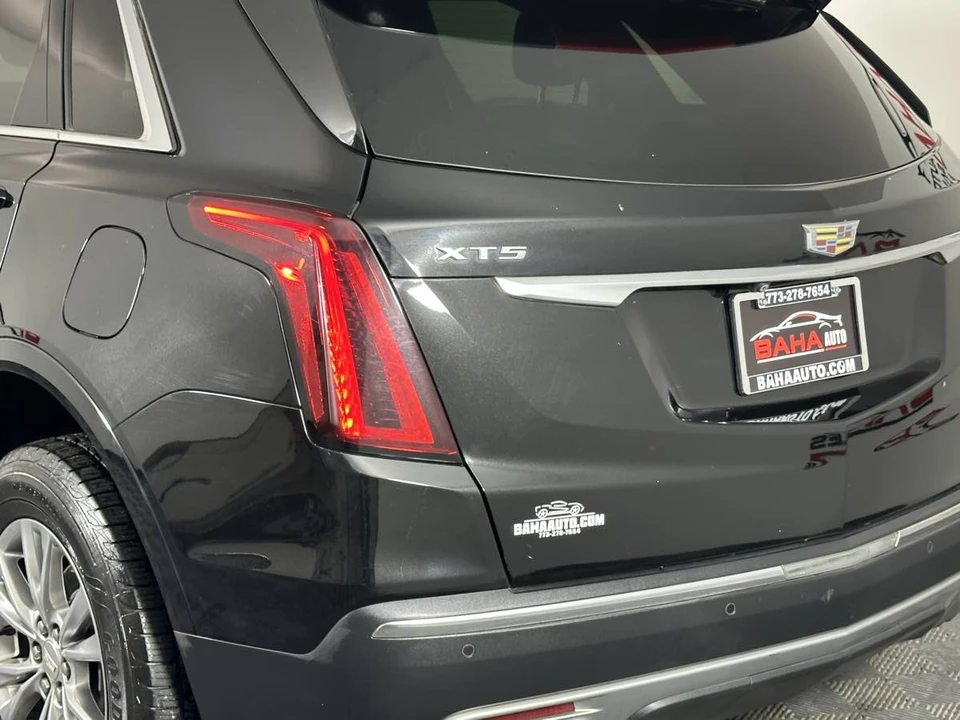 2020 Cadillac XT5 - Image 15 of 21
