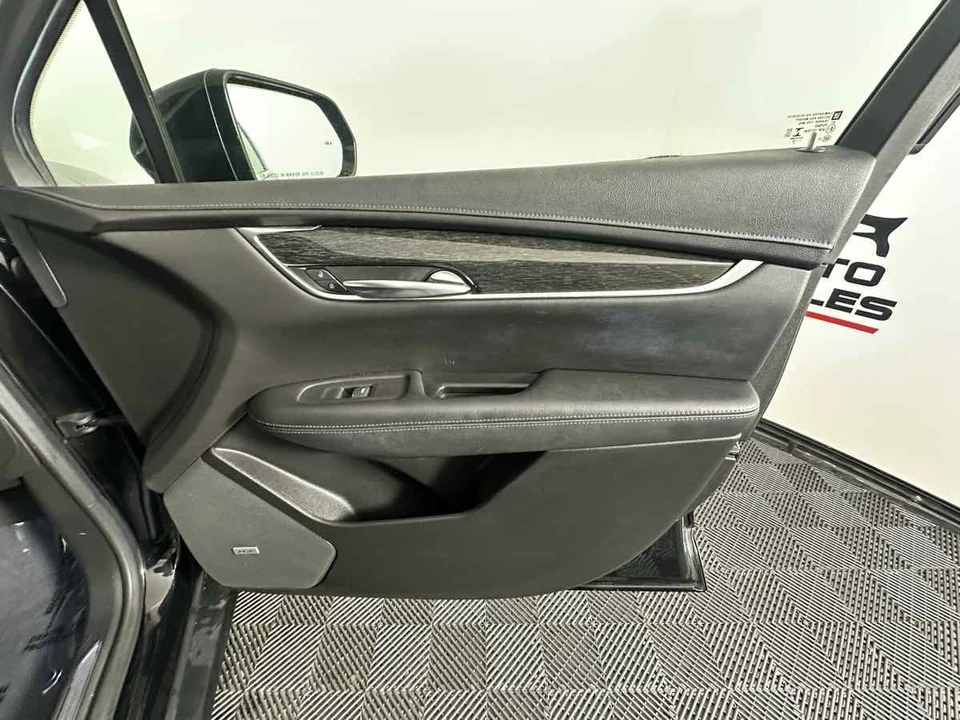2020 Cadillac XT5 - Image 17 of 21