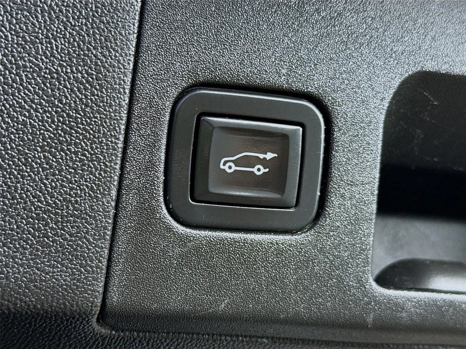 2020 Cadillac XT5 - Image 17 of 21