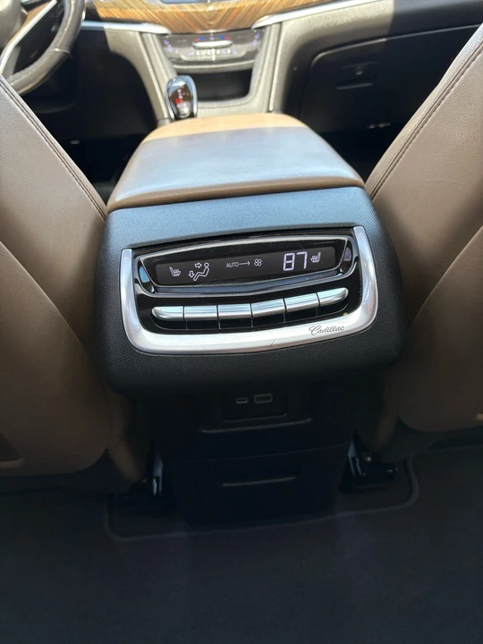 2020 Cadillac XT6 - Image 16 of 21